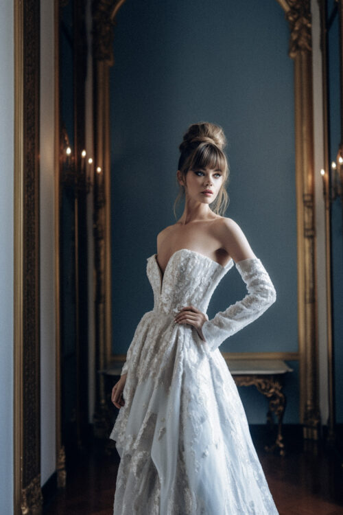 ksdata_Caterina_Medici_beautiful_model_full_length_standing_blu_1de4863d-8f03-4bb2-a702-7a6fee7c1886