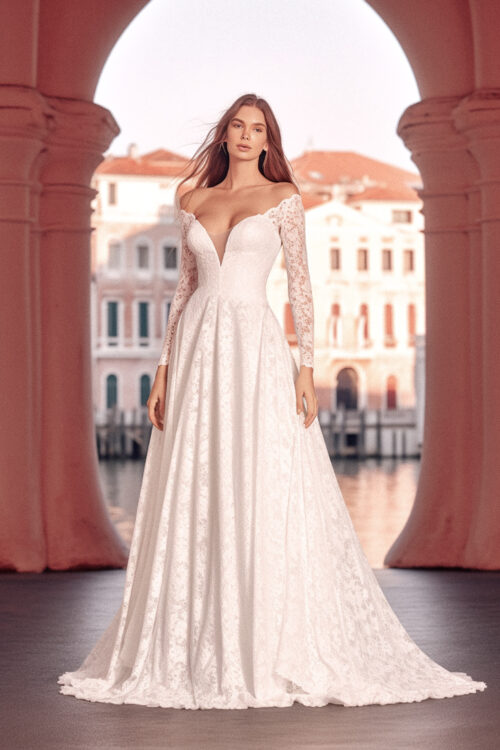 ksdata_Isabella_DEste_beautiful_model_full_length_standing_blue_a26e34f4-af09-4a2c-bd7a-9e2decc5001d