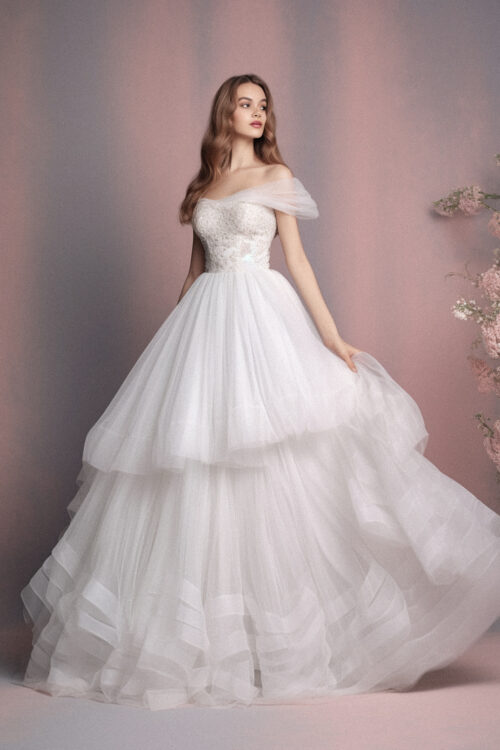 ksdata_image_similar_to_the_one_in_the_link_beautiful_model_sta_f2844d7c-6d14-4329-8abf-8a81de6862a2