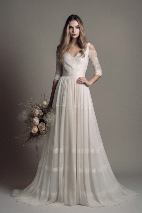 ksdata_picture_similar_as_the_link_beautiful_model_standing_stu_a88c04c5-371f-4fbe-89b7-73ce58421c1b