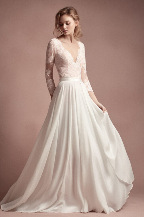 ksdata_picture_similar_as_the_link_beautiful_model_standing_stu_c5da4e6b-3d58-44c6-a08a-2edeca1ee9e5