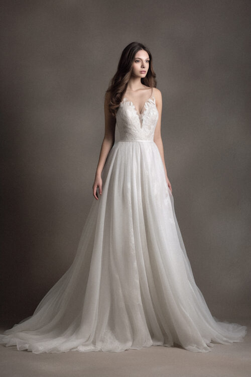 ksdata_picture_similar_to_the_link_beautiful_model_standing_stu_02ef259e-f6bc-4a4a-b7bc-27454d003adb