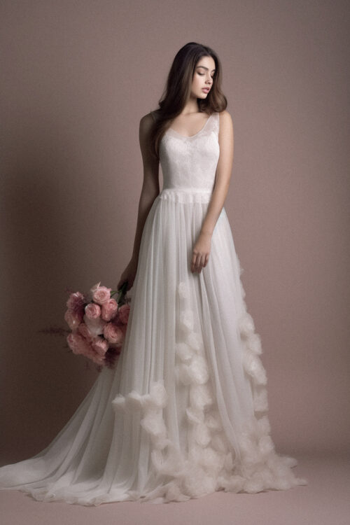 ksdata_picture_similar_to_the_link_beautiful_model_standing_stu_30eae17f-f8bd-4465-880c-8705389936a4